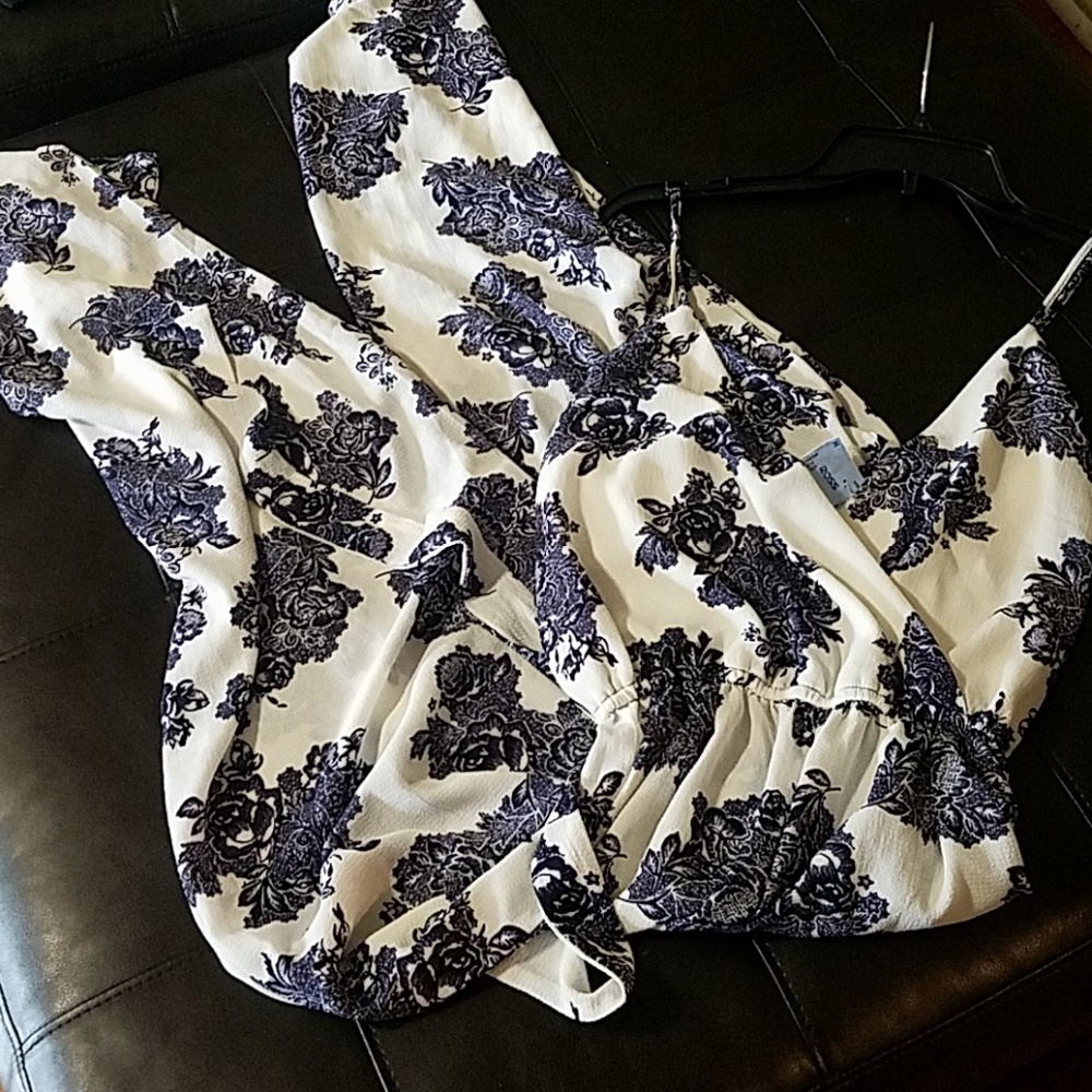 Floral wide leg jumpsuit..NWT